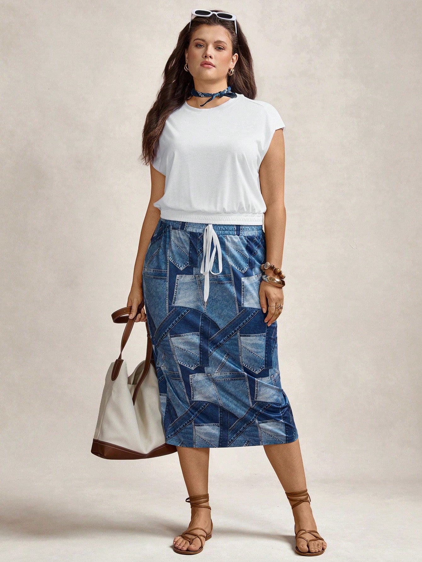 Conjunto Listrado com Blusa Coração e Saia Midi Plus Size