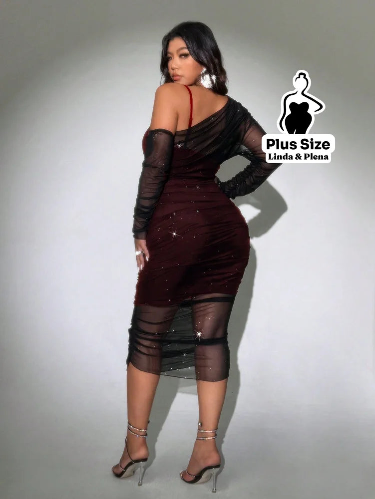 Conjunto Assimétrico Com Tule Brilhante E Saia Justa Plus Size Conjunto Assimétrico Com Tule Brilhante E Saia Justa