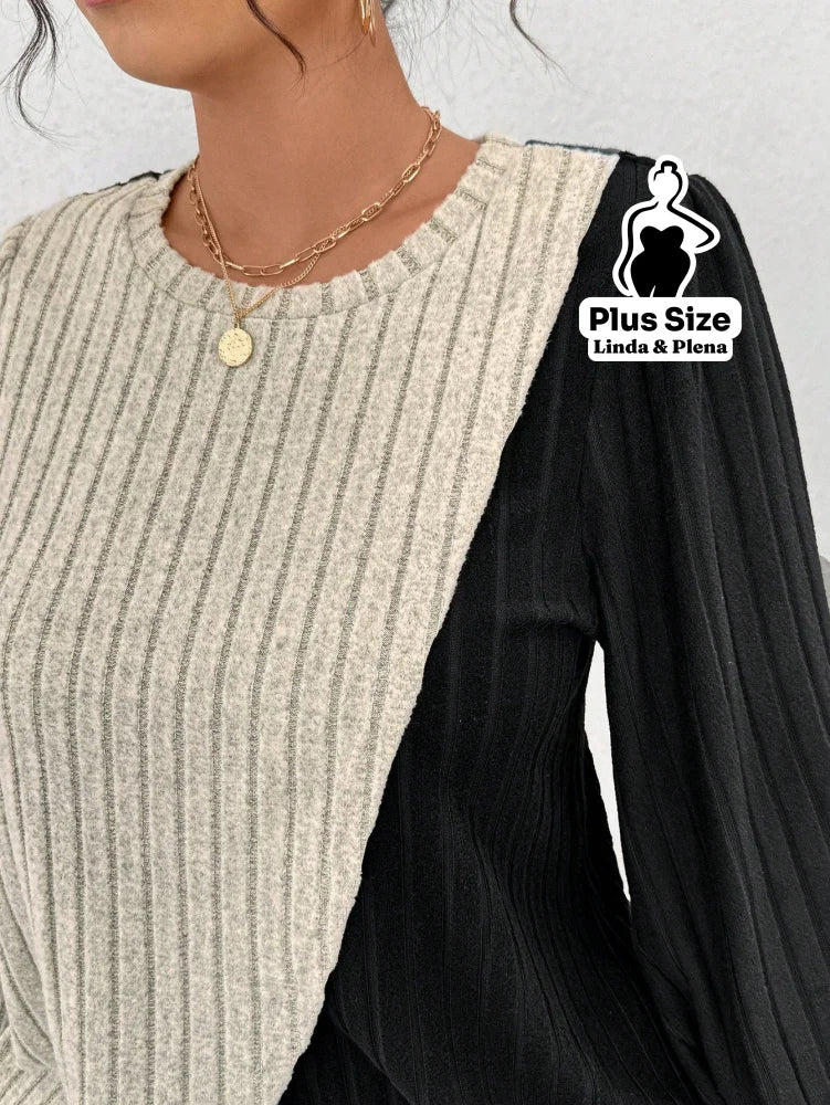 Conjunto Bicolor com Blusa Assimétrica e Calça Plus Size Conjunto Bicolor com Blusa Assimétrica e Calça Plus Size