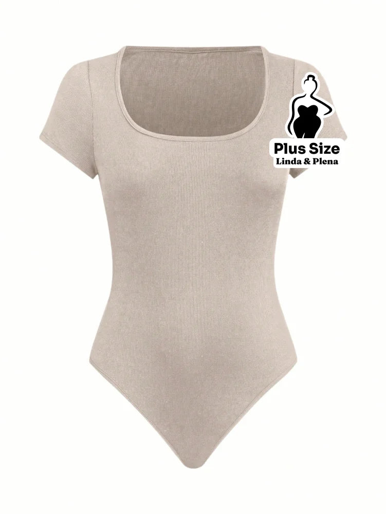 Conjunto Blusa Manga Curta Com Decote E Calça Pantalona Plus Size Conjunto Blusa Manga Curta Com Decote E Calça