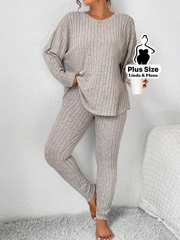 Conjunto Canelado com Blusa de Manga Longa e Calça Plus Size Conjunto Canelado com Blusa de Manga Longa e Calça Plus