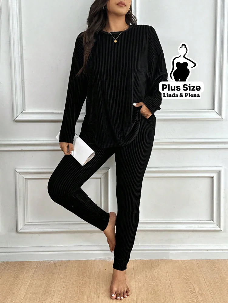 Conjunto Canelado com Blusa de Manga Longa e Calça Plus Size Conjunto Canelado com Blusa de Manga Longa e Calça Plus