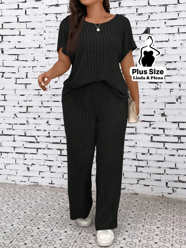 Conjunto Canelado com Blusa Solta e Calça Pantalona Plus Size Conjunto Canelado com Blusa Solta e Calça Pantalona Plus