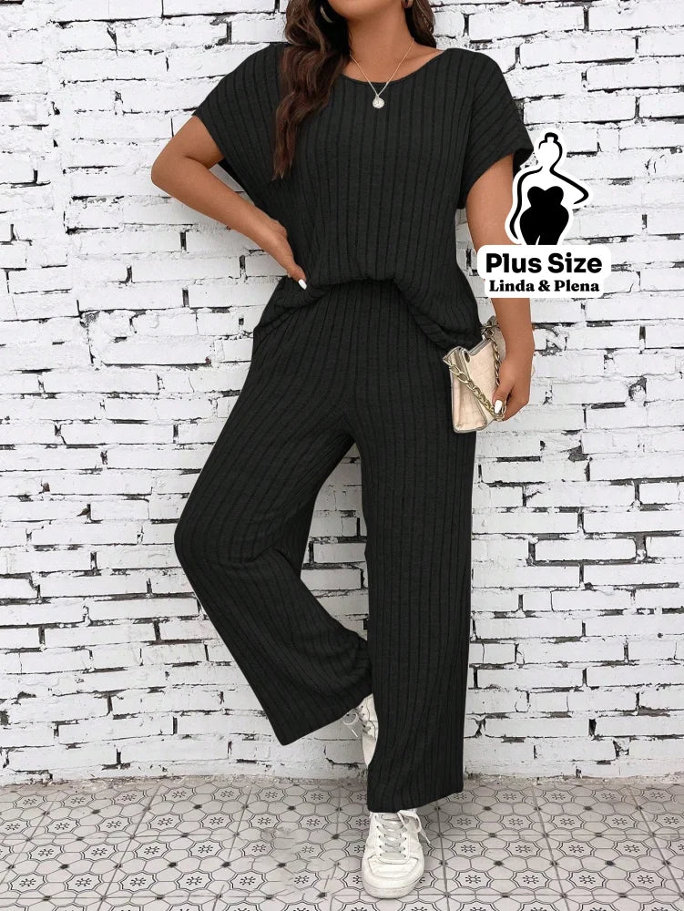 Conjunto Canelado com Blusa Solta e Calça Pantalona Plus Size Conjunto Canelado com Blusa Solta e Calça Pantalona Plus