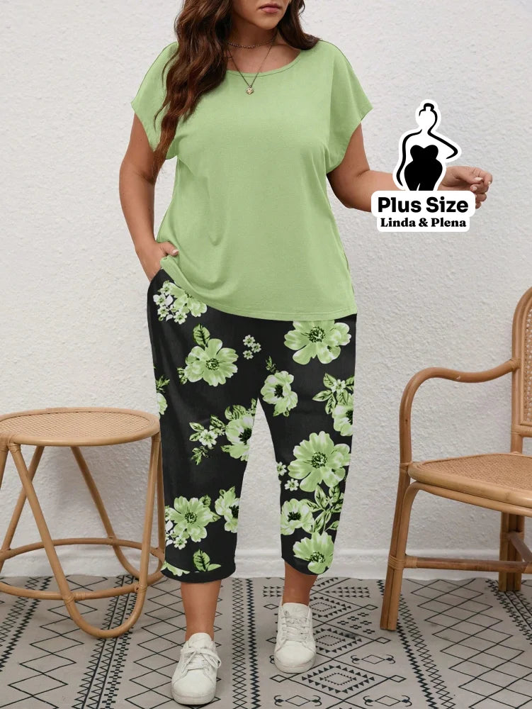 Conjunto com Blusa Básica e Calça Camuflada Plus Size Conjunto com Blusa Básica e Calça Camuflada Plus Size