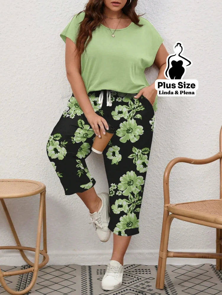 Conjunto com Blusa Básica e Calça Camuflada Plus Size Conjunto com Blusa Básica e Calça Camuflada Plus Size