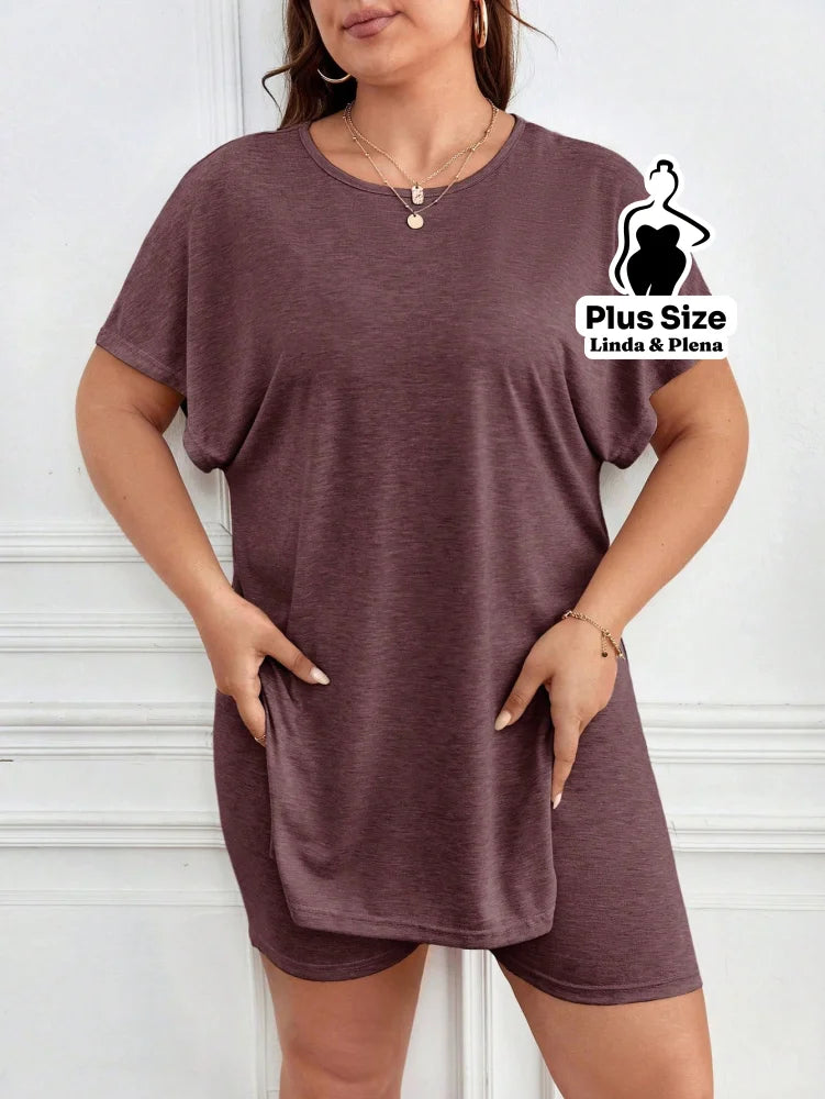 Conjunto com Blusa Longa e Shorts Confortável Plus Size Conjunto com Blusa Longa e Shorts Confortável Plus Size