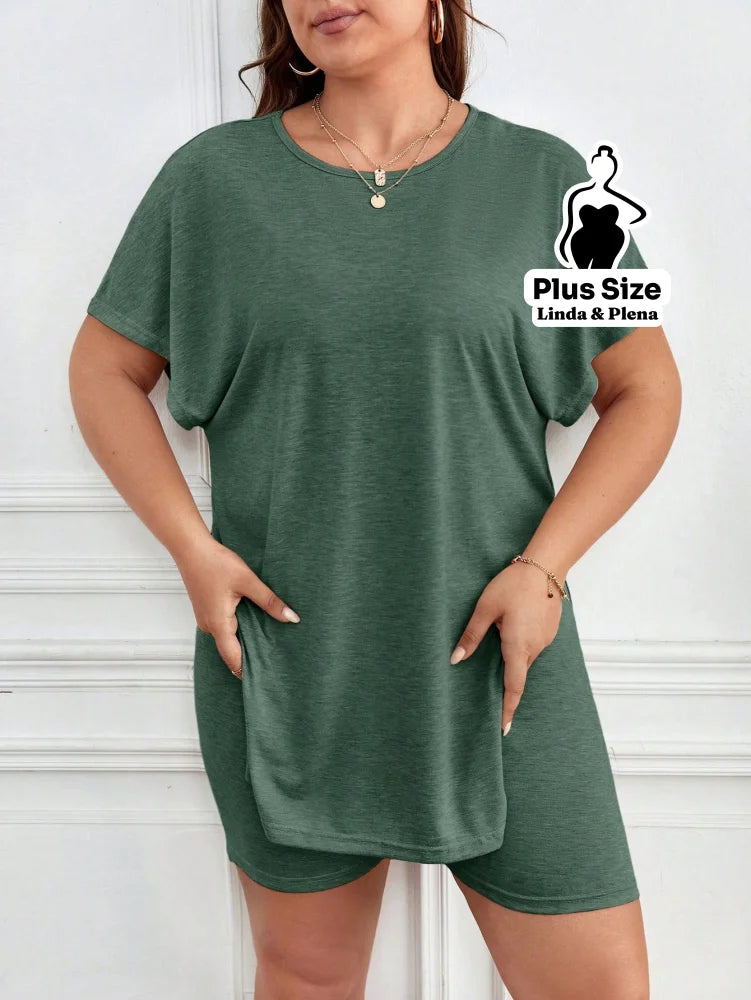 Conjunto com Blusa Longa e Shorts Confortável Plus Size Conjunto com Blusa Longa e Shorts Confortável Plus Size