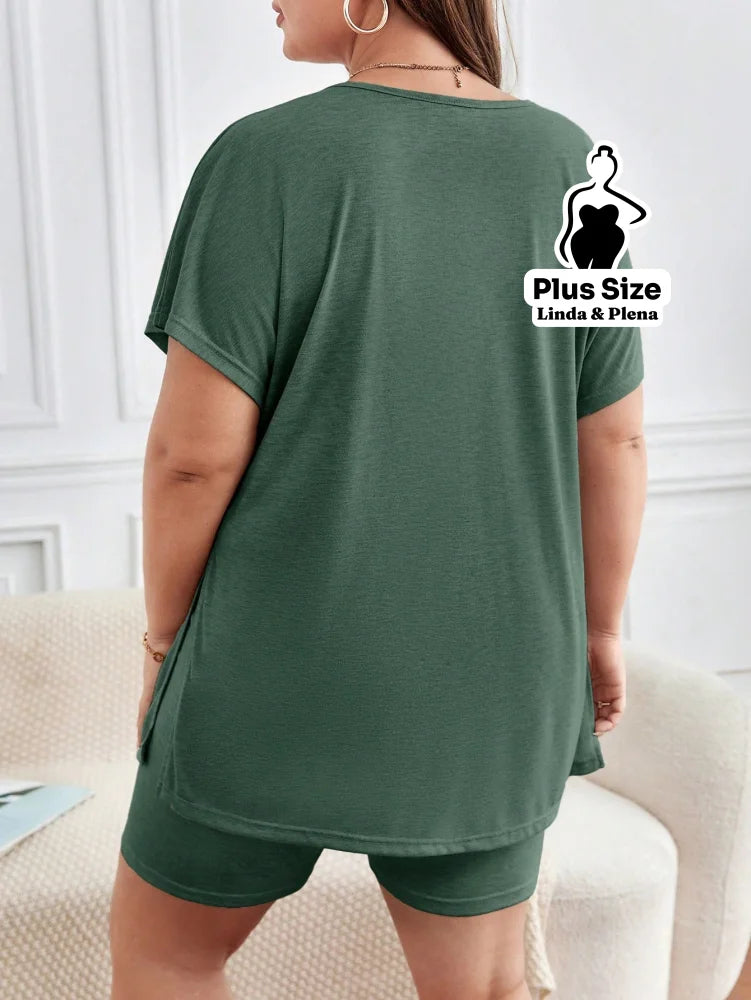 Conjunto com Blusa Longa e Shorts Confortável Plus Size Conjunto com Blusa Longa e Shorts Confortável Plus Size