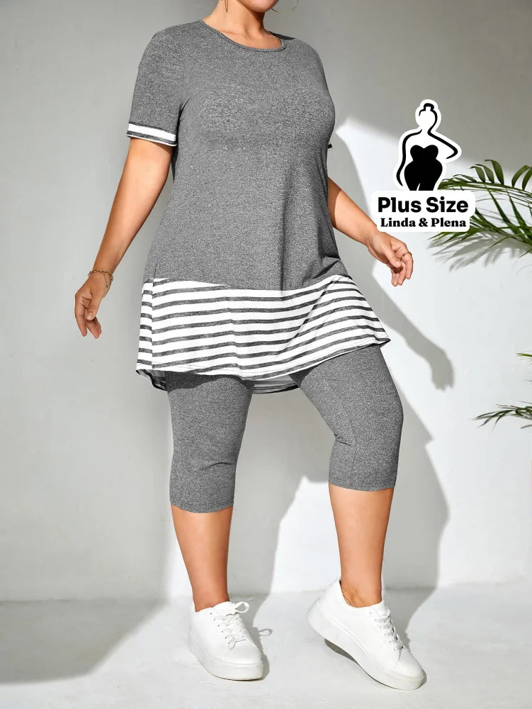 Conjunto com Blusa Longa Listrada e Legging Curta Plus Size Conjunto com Blusa Longa Listrada e Legging Curta Plus Size