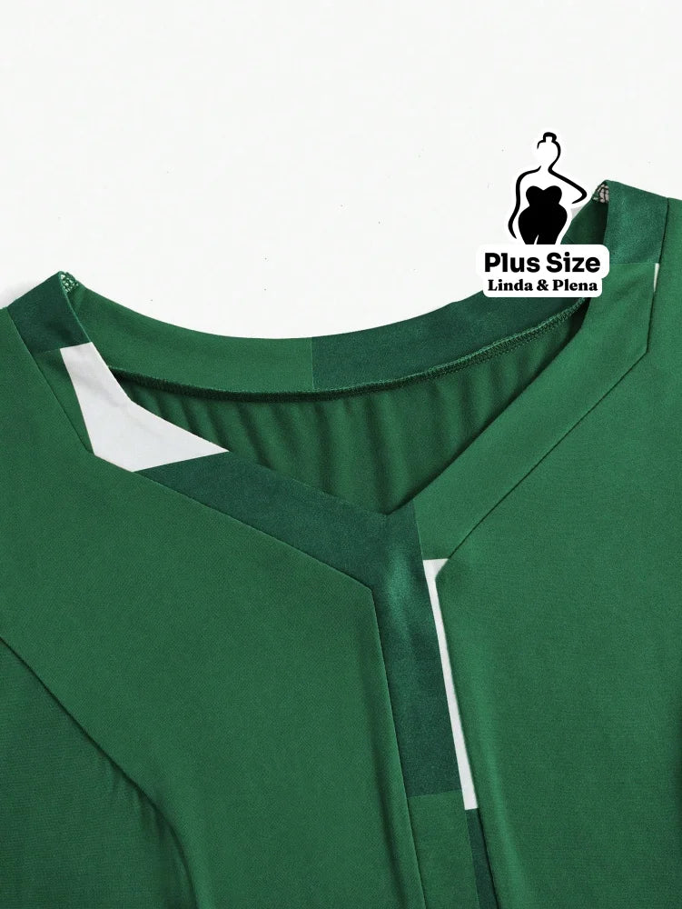 Conjunto com Blusa Peplum e Saia Justa Estampada Plus Size Conjunto com Blusa Peplum e Saia Justa Estampada Plus Size