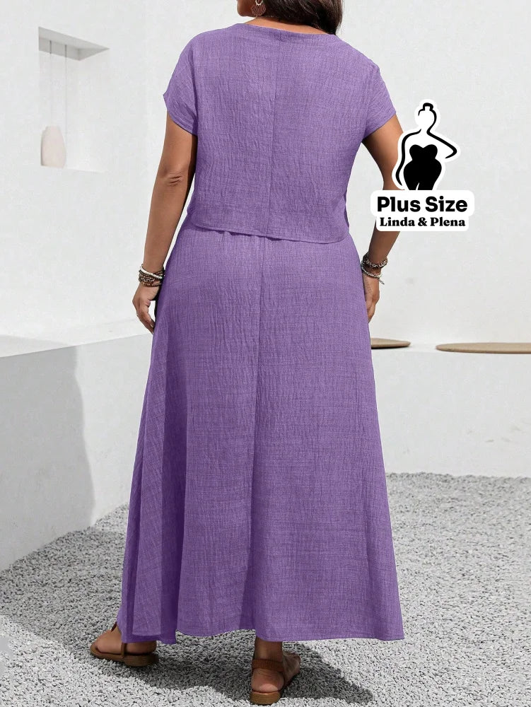 Conjunto com Blusa Solta e Saia Longa Fluída Plus Size Conjunto com Blusa Solta e Saia Longa Fluída Plus Size