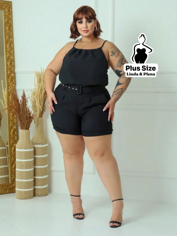 Conjunto com Regata de Alça Fina e Shorts com Cinto Plus Size Conjunto com Regata de Alça Fina e Shorts com Cinto Plus