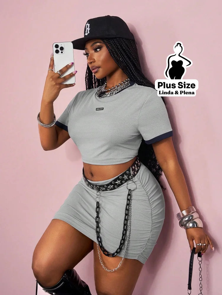 Conjunto Cropped Com Saia Curta Com Correntes Plus Size Conjunto Cropped Com Saia Curta Com Correntes Plus Size
