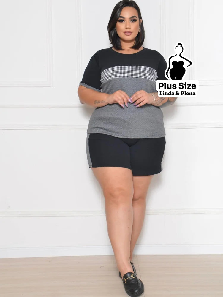 Conjunto Esportivo Azul com Blusa Estampada e Shorts Plus Size Conjunto Esportivo Azul com Blusa Estampada e Shorts
