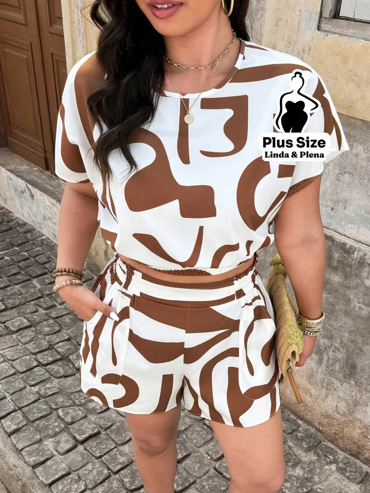 Conjunto Estampado com Blusa Cropped e Shorts Plus Size Conjunto Estampado com Blusa Cropped e Shorts Plus Size