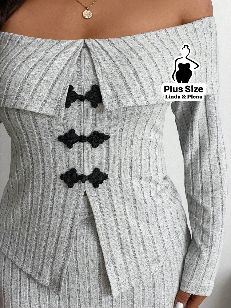 Conjunto Ombro A Ombro Com Botões E Saia Fenda Plus Size Conjunto Ombro A Ombro Com Botões E Saia Fenda Plus Size