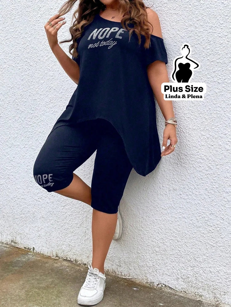 Conjunto Preto com Blusa Estampada e Bermuda Legging Plus Size Conjunto Preto com Blusa Estampada e Bermuda Legging