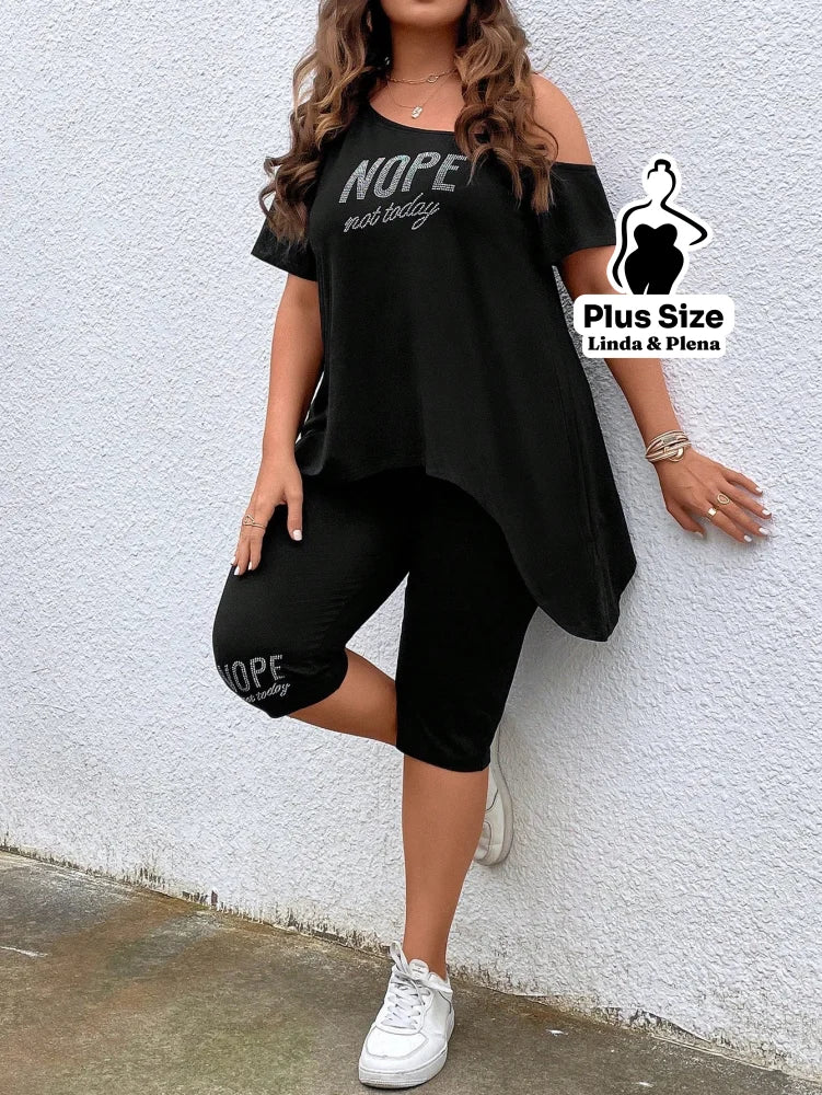 Conjunto Preto com Blusa Estampada e Bermuda Legging Plus Size Conjunto Preto com Blusa Estampada e Bermuda Legging