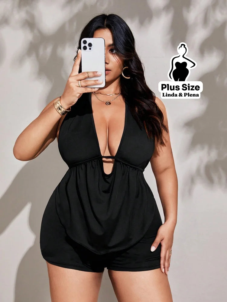Conjunto Shortinho Com Decote Profundo E Amarração Plus Size Conjunto Shortinho Com Decote Profundo E Amarração Plus
