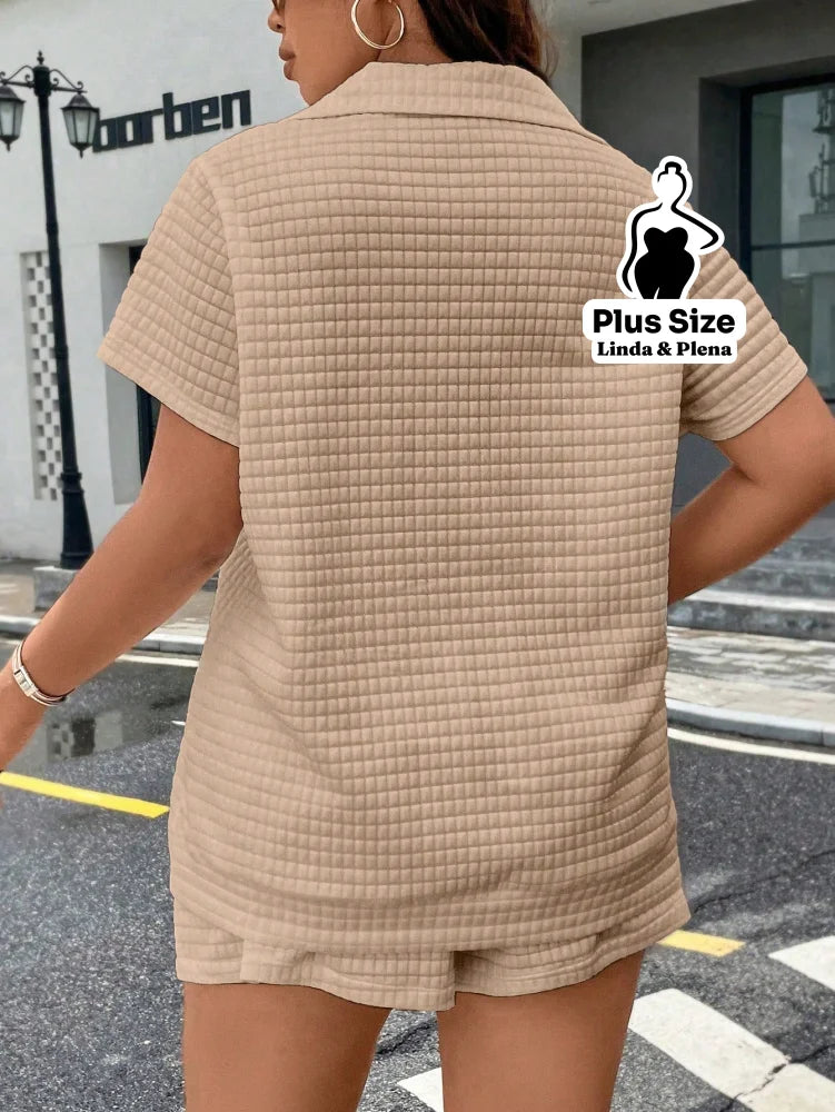 Conjunto Texturizado Com Zíper E Gola Polo Plus Size Conjunto Texturizado Com Zíper E Gola Polo Plus Size