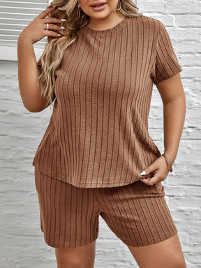Conjunto Canelado com Blusa Gola Redonda e Shorts Plus Size