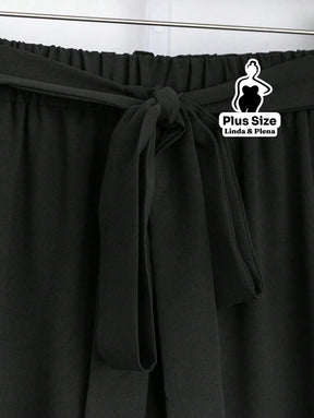 Conjunto Blusa Manga Curta Detalhe Babado Pantalona Plus Size Conjunto Blusa Manga Curta Detalhe Babado Pantalona Plus