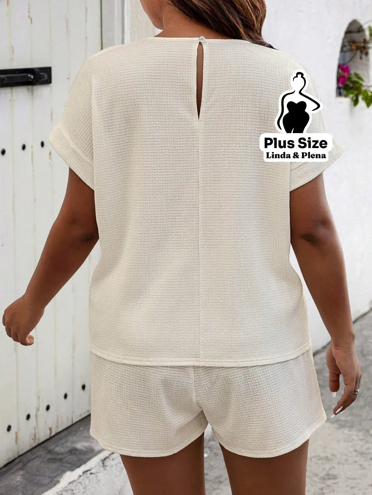 Conjunto Blusa Soltinha e Shorts com Cós de Amarrar Plus Size Conjunto Blusa Soltinha e Shorts com Cós de Amarrar Plus
