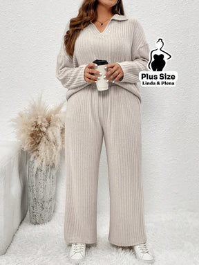 Conjunto Canelado com Blusa de Gola V e Calça Solta Plus Size Conjunto Canelado com Blusa de Gola V e Calça Solta Plus