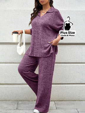 Conjunto Canelado com Blusa de Gola V e Calça Solta Plus Size Conjunto Canelado com Blusa de Gola V e Calça Solta Plus