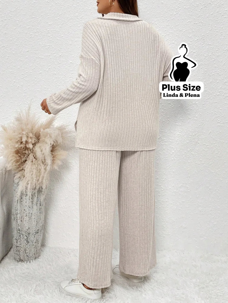 Conjunto Canelado com Blusa de Gola V e Calça Solta Plus Size Conjunto Canelado com Blusa de Gola V e Calça Solta Plus