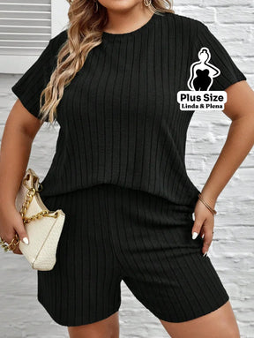 Conjunto Canelado com Blusa Gola Redonda e Shorts Plus Size Conjunto Canelado com Blusa Gola Redonda e Shorts Plus Size