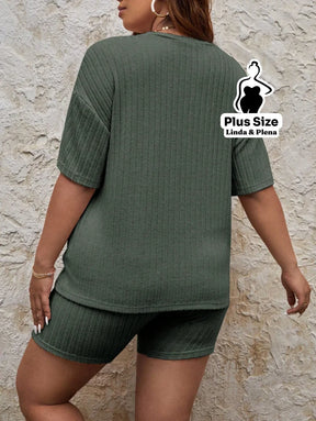 Conjunto Canelado com Blusa Oversized e Shorts Plus Size Conjunto Canelado com Blusa Oversized e Shorts Plus Size