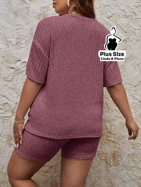 Conjunto Canelado com Blusa Oversized e Shorts Plus Size Conjunto Canelado com Blusa Oversized e Shorts Plus Size