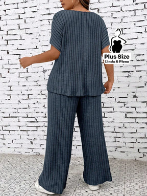 Conjunto Canelado com Blusa Solta e Calça Pantalona Plus Size Conjunto Canelado com Blusa Solta e Calça Pantalona Plus