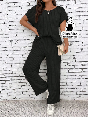 Conjunto Canelado com Blusa Solta e Calça Pantalona Plus Size Conjunto Canelado com Blusa Solta e Calça Pantalona Plus
