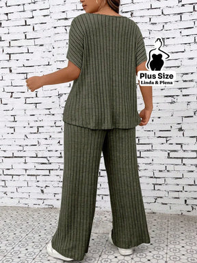 Conjunto Canelado com Blusa Solta e Calça Pantalona Plus Size Conjunto Canelado com Blusa Solta e Calça Pantalona Plus