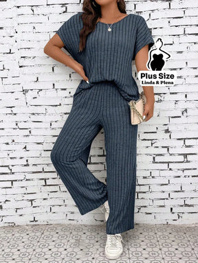 Conjunto Canelado com Blusa Solta e Calça Pantalona Plus Size Conjunto Canelado com Blusa Solta e Calça Pantalona Plus