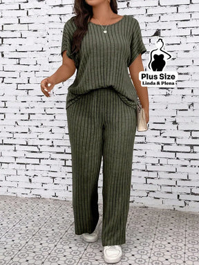 Conjunto Canelado com Blusa Solta e Calça Pantalona Plus Size Conjunto Canelado com Blusa Solta e Calça Pantalona Plus