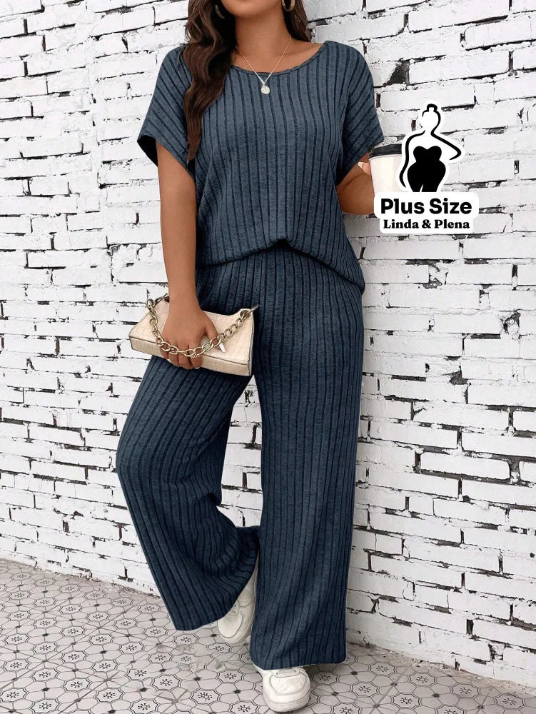 Conjunto Canelado com Blusa Solta e Calça Pantalona Plus Size Azul Marinho / G Conjunto Canelado com Blusa Solta e