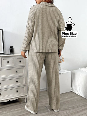 Conjunto Canelado com Zíper e Faixa Lateral Plus Size Conjunto Canelado com Zíper e Faixa Lateral Plus Size
