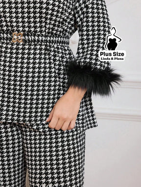 Conjunto Clássico Com Cinto E Manga Com Penas Plus Size Conjunto Clássico Com Cinto E Manga Com Penas Plus Size