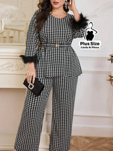 Conjunto Clássico Com Cinto E Manga Com Penas Plus Size Preto e Branco / G Conjunto Clássico Com Cinto E Manga Com