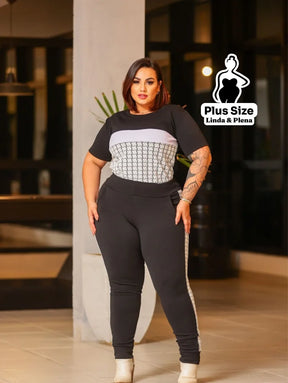 Conjunto com Blusa Estampada e Calça Justa Conforto Plus Size G Conjunto com Blusa Estampada e Calça Justa Conforto