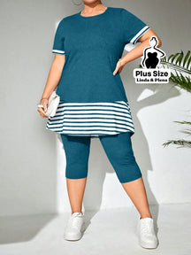 Conjunto com Blusa Longa Listrada e Legging Curta Plus Size Azul / G Conjunto com Blusa Longa Listrada e Legging Curta