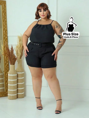 Conjunto com Regata de Alça Fina e Shorts com Cinto Plus Size Conjunto com Regata de Alça Fina e Shorts com Cinto Plus