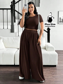 Conjunto Cropped Justo E Calça Pantalona Leve Plus Size G Conjunto Cropped Justo E Calça Pantalona Leve Plus Size