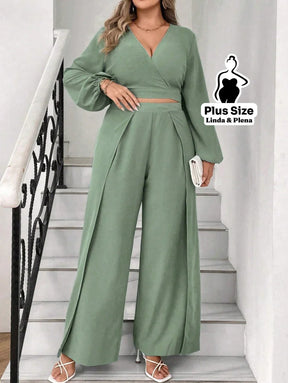 Conjunto Cropped Transpassado Com Calça Fenda Lateral Plus Size Conjunto Cropped Transpassado Com Calça Fenda Lateral