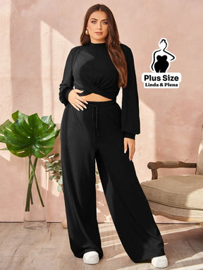 Conjunto Cropped Transpassado E Calça De Amarração Plus Size Conjunto Cropped Transpassado E Calça De Amarração Plus