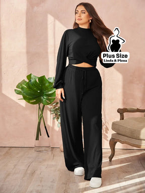 Conjunto Cropped Transpassado E Calça De Amarração Plus Size Conjunto Cropped Transpassado E Calça De Amarração Plus